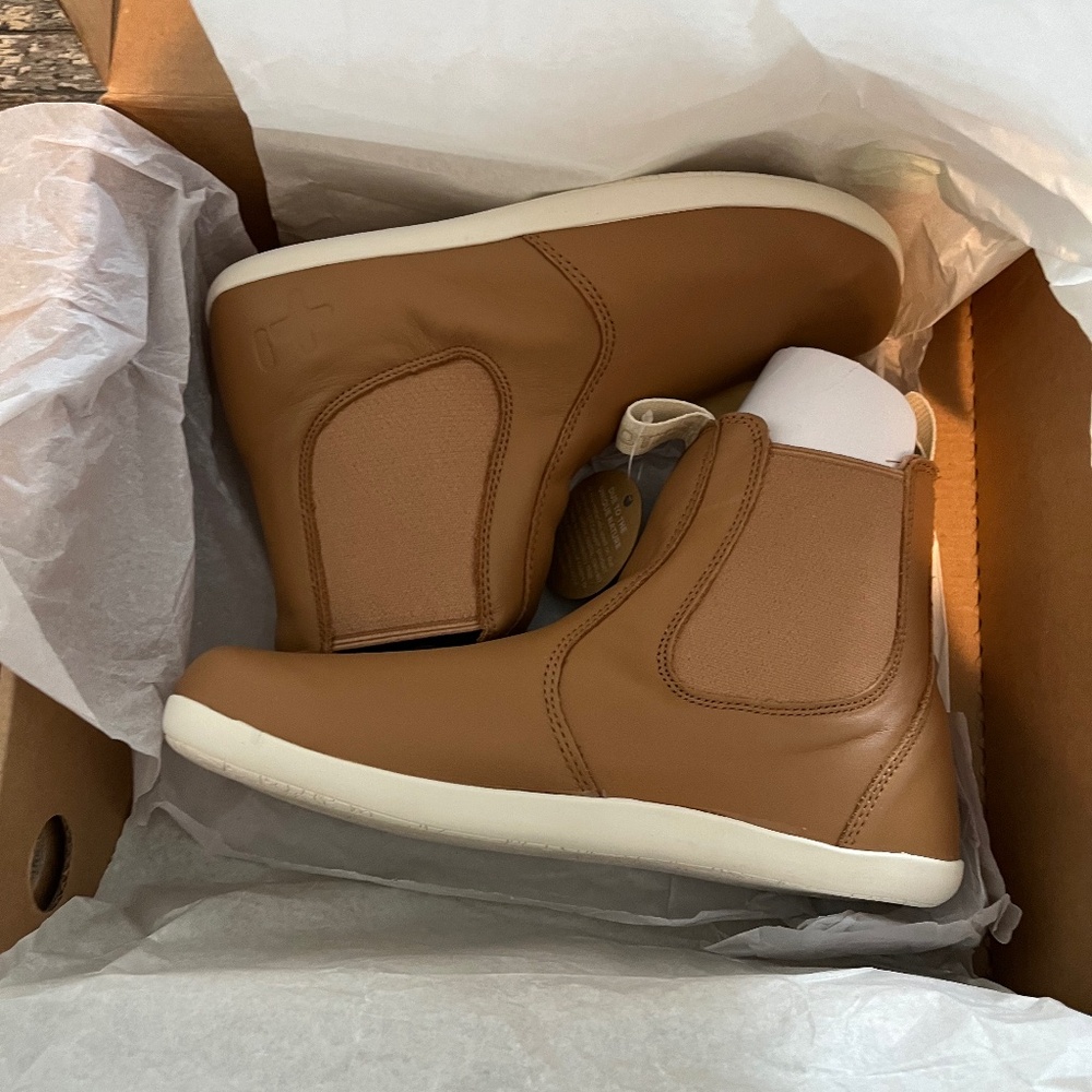 OTZ Barefoot Womens Chelsea Boots